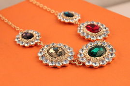 七彩宝石小花项链 义乌批发实体店如何链接韩国进口饰品的风尚